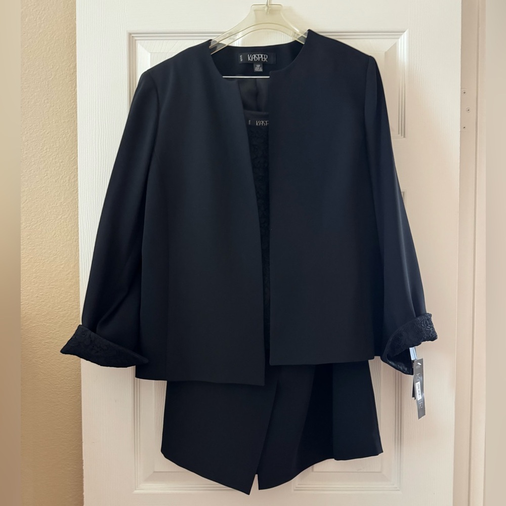 Kasper 3-Piece Skirt Suit with an Open-Front Women's Jacket in Black